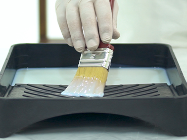 Apply a first coat of Jazeera Wood Elegance Sealer then wait it for dry image